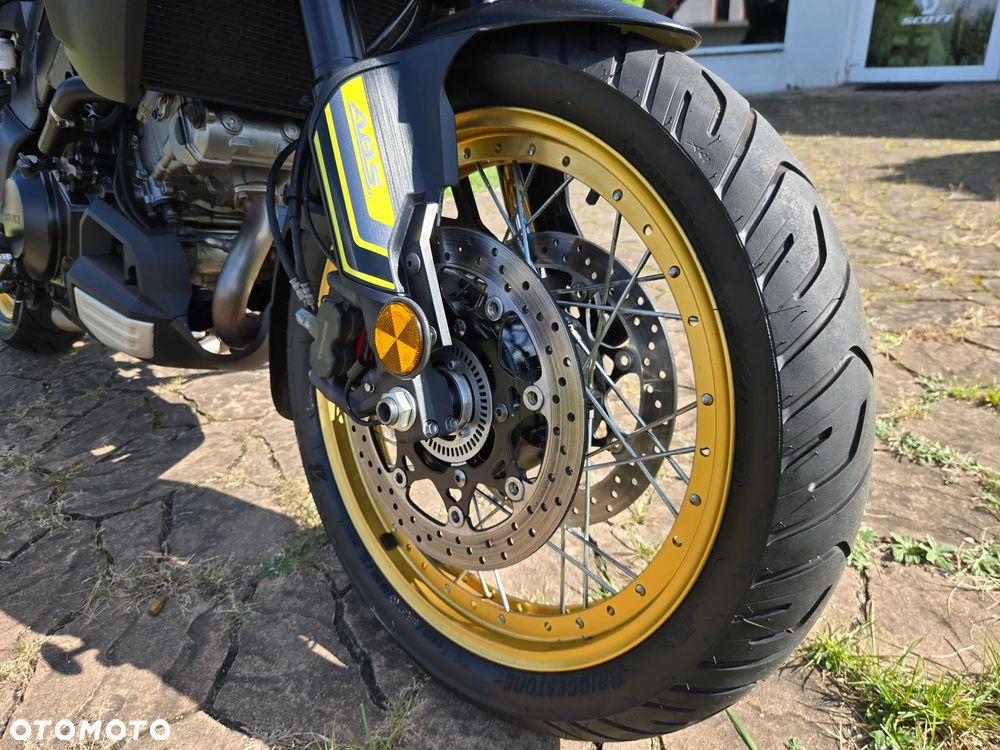 Suzuki V-STROM - 23
