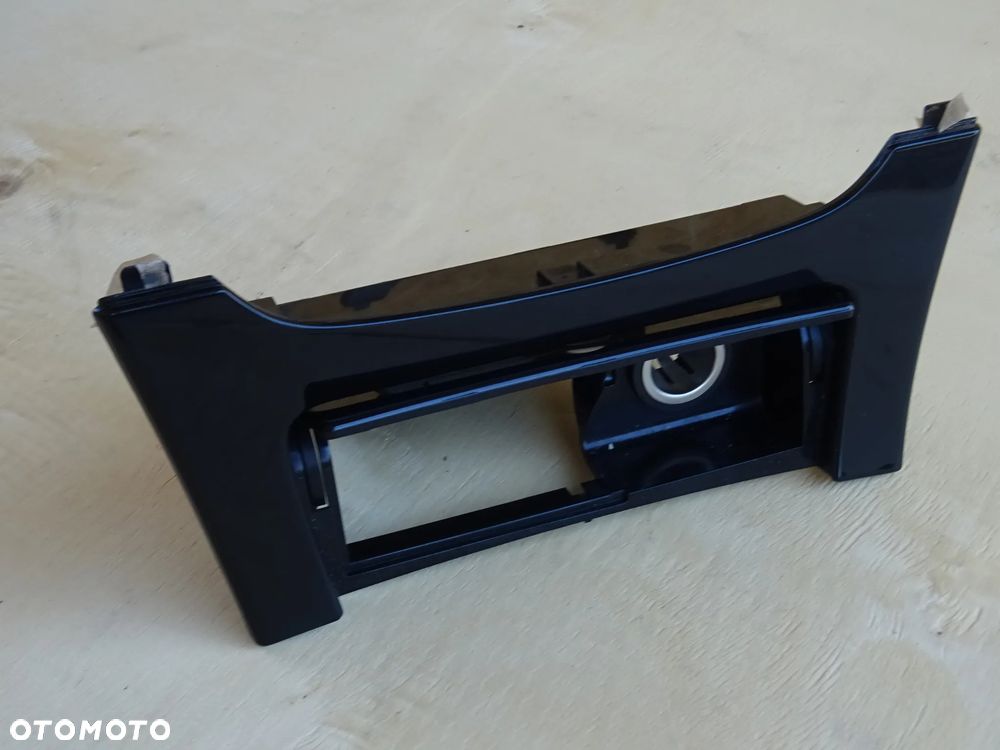 POPIELNICZKA GNIAZDO 12V PANEL DESKI CZARNY DEKOR OPEL INSIGNIA A - 15