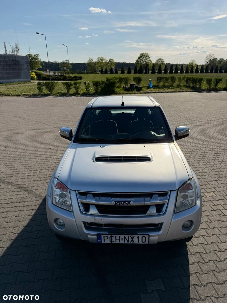 Isuzu D-Max 3.0d SC Custom - 11