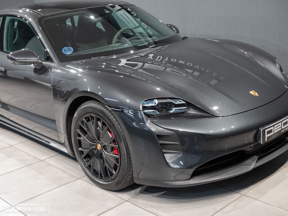 Porsche Taycan GTS - 22