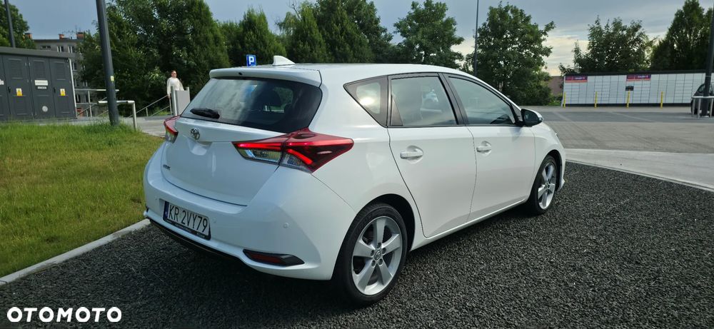Toyota Auris 1.4 D-4D Premium - 8