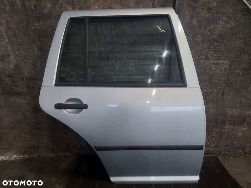 DRZWI KOMPLETNE PRAWY TYŁ VOLKSWAGEN BORA I LA7W - 1