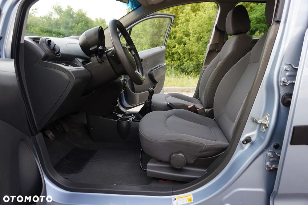 Chevrolet Spark - 25