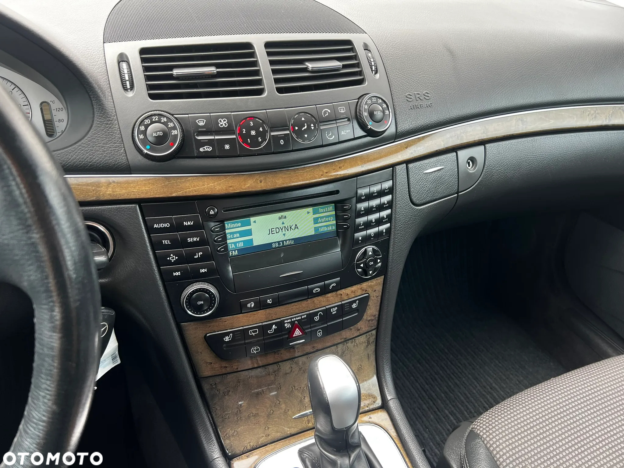 Mercedes-Benz Klasa E 200 T Kompressor Automatik Avantgarde - 17