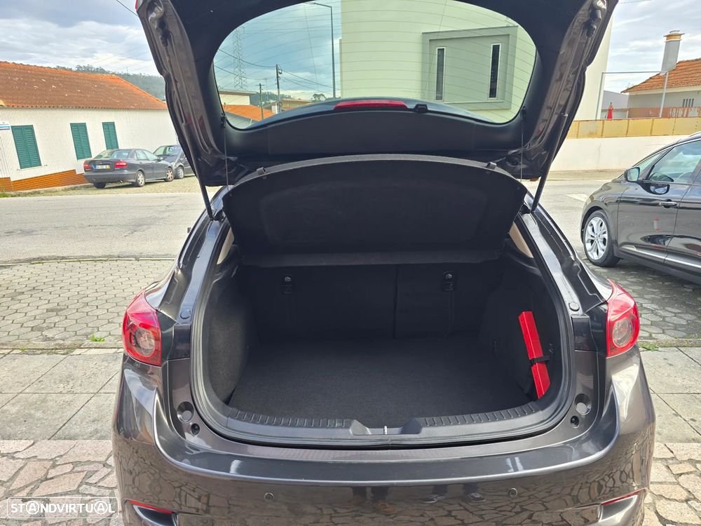 Mazda 3 Hatchback 1.5 Sky-G Evolve Navi - 8