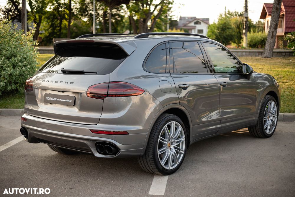Porsche Cayenne - 14
