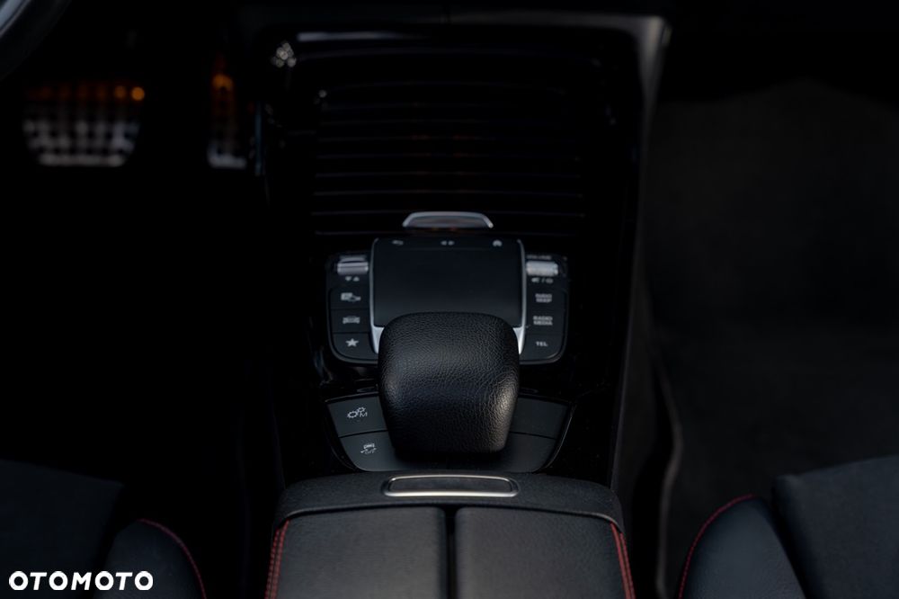Mercedes-Benz CLA AMG 35 4-Matic 7G-DCT - 24