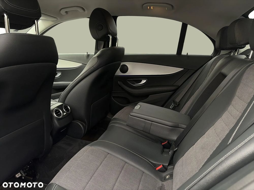 Mercedes-Benz Klasa E 220 d 4-Matic AMG - 14