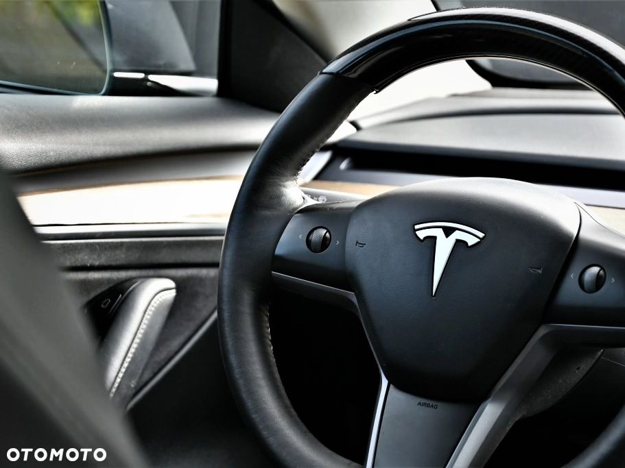 Tesla Model 3 - 11