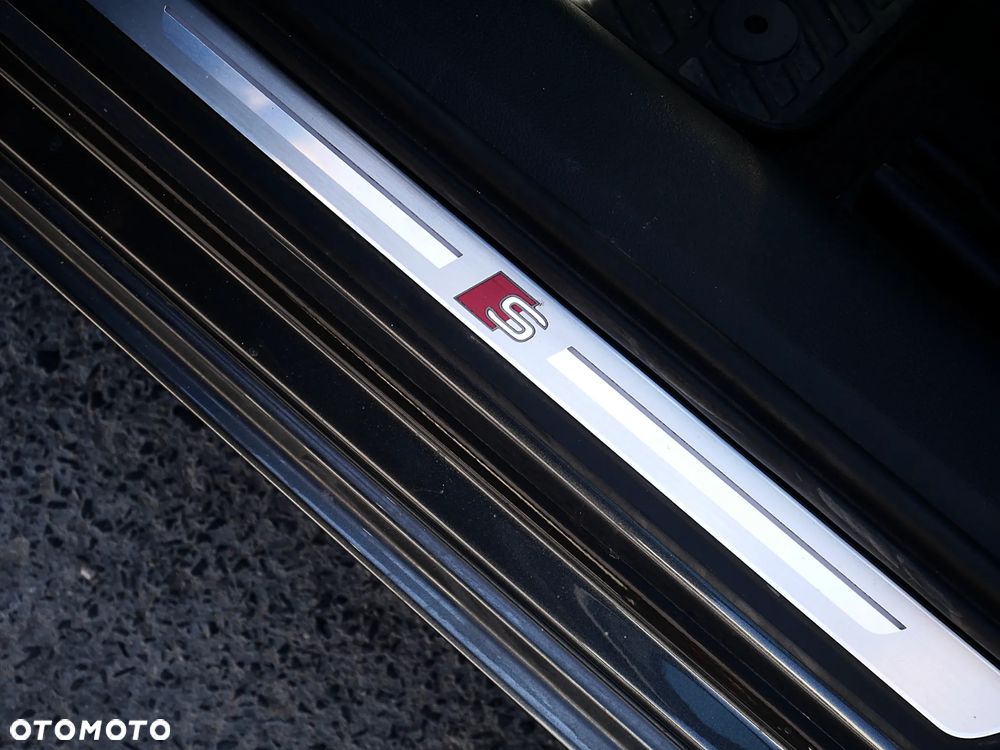 Audi A6 Avant 40 TDI quattro S tronic - 18