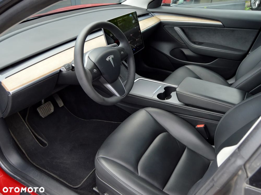 Tesla Model 3 - 7
