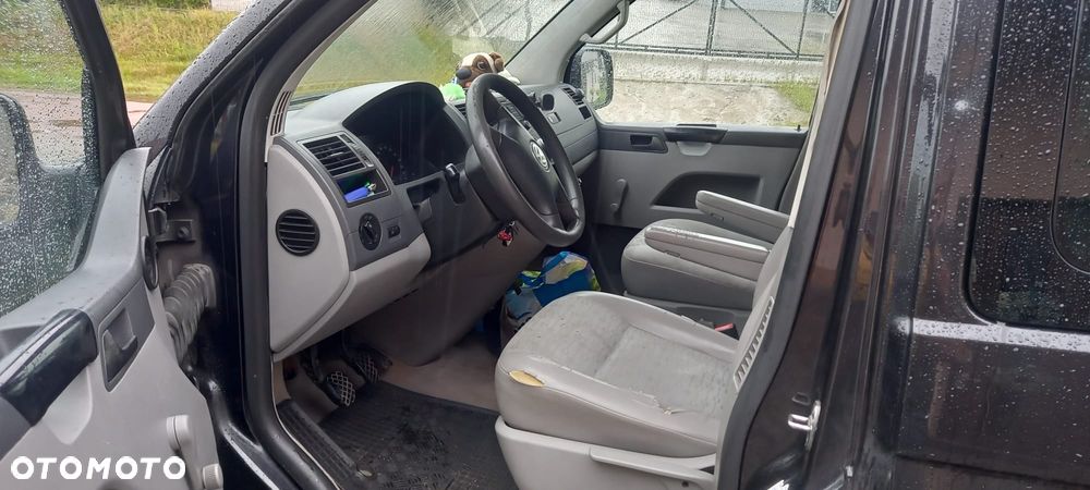 Volkswagen Caravelle - 5