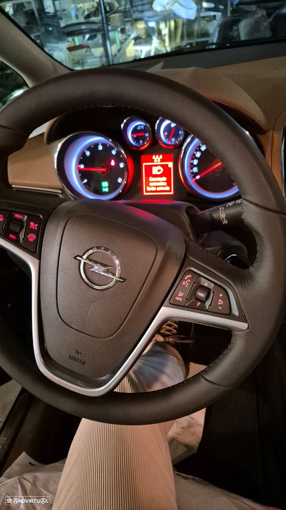 Opel Zafira Tourer 2.0 CDTI Auto Sport - 9