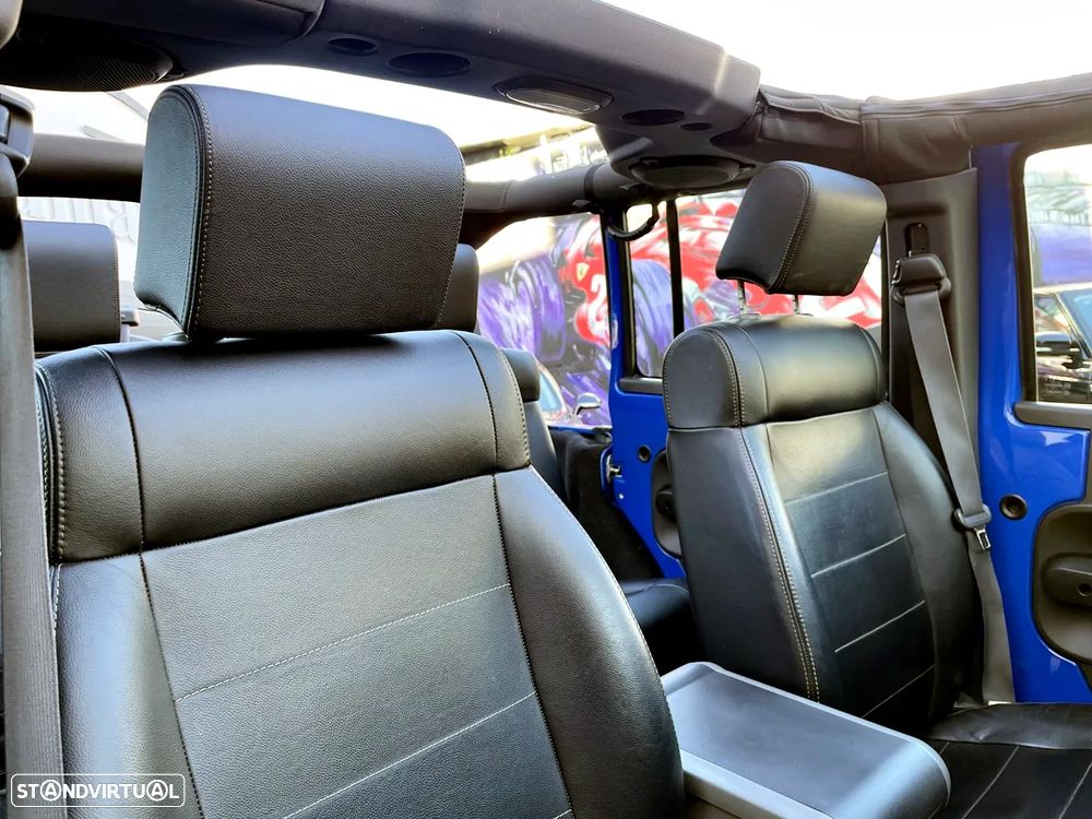 Jeep Wrangler 2.8 CRD ATX Sport - 37