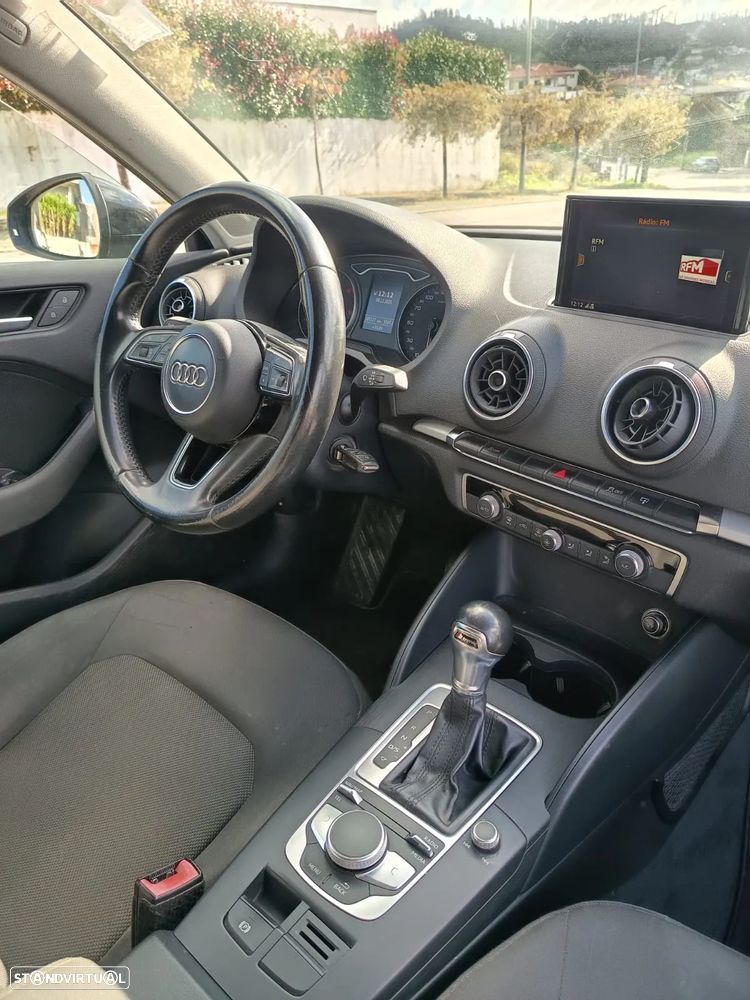 Audi A3 Sportback 1.6 TDI S tronic - 9