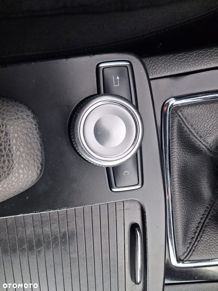 Mercedes-Benz Klasa C 220 CDI DPF (BlueEFFICIENCY) Elegance - 23