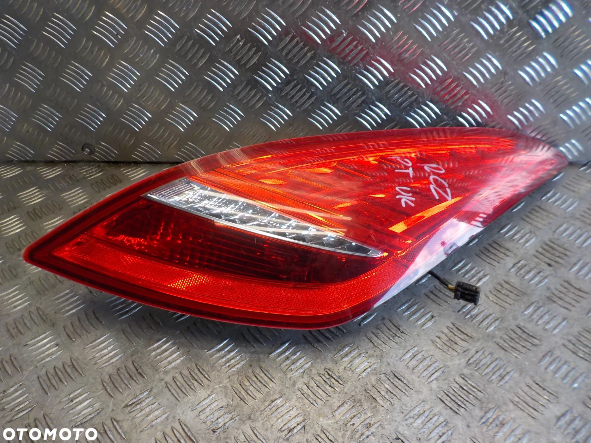 PEUGEOT RCZ LAMPA PRAWA TYŁ TYLNA - 1