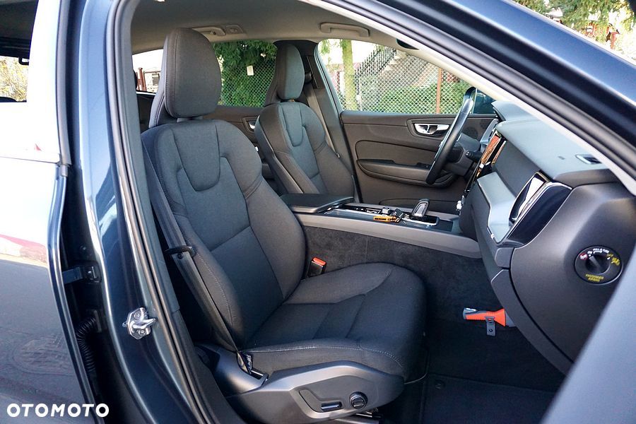 Volvo XC 60 B4 B Geartronic Momentum Pro - 30