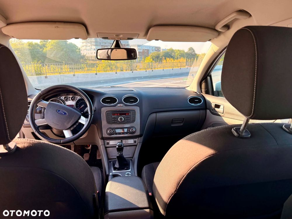 Ford Focus 1.8 Titanium - 11