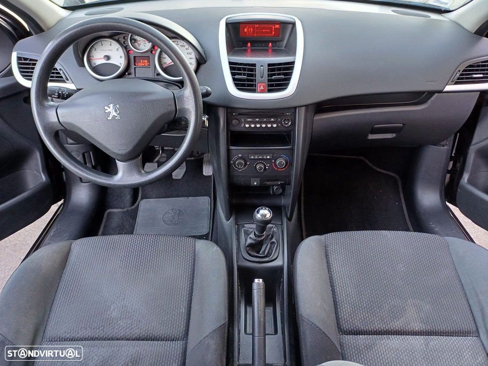 Peugeot 207 1.4 16V SE Millesim 200 Anos - 8