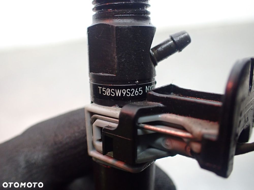 WTRYSK RENAULT CLIO III LIFT - 7