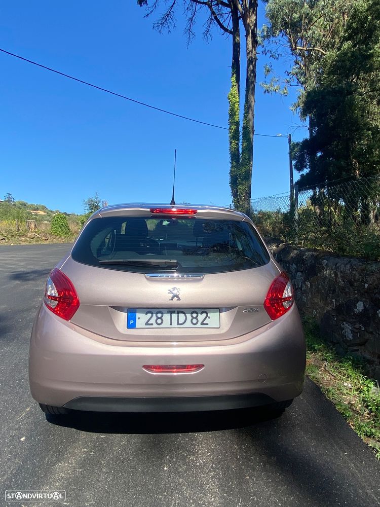 Peugeot 208 1.2 PureTech Access - 18