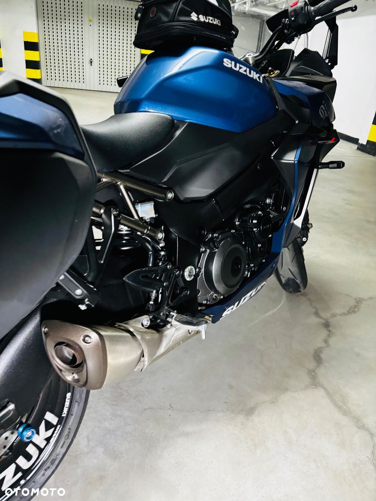 Suzuki GSX 1000 - 4