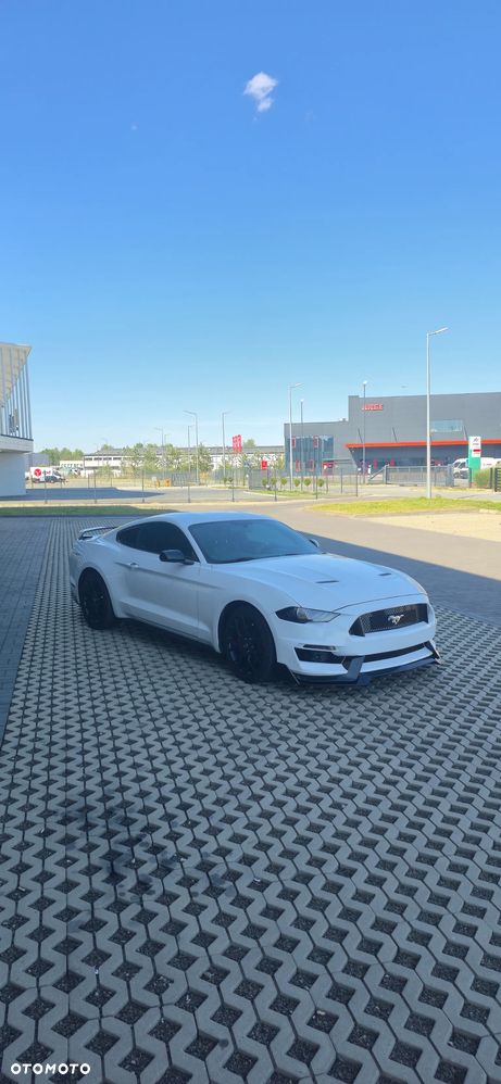 Ford Mustang - 8