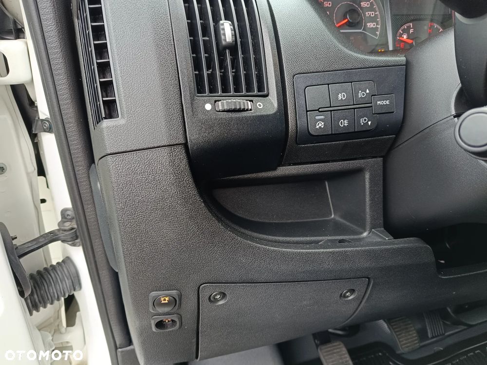 Peugeot boxer zabudowa serwis mobilny warsztat  webasto przetwornica led - 18