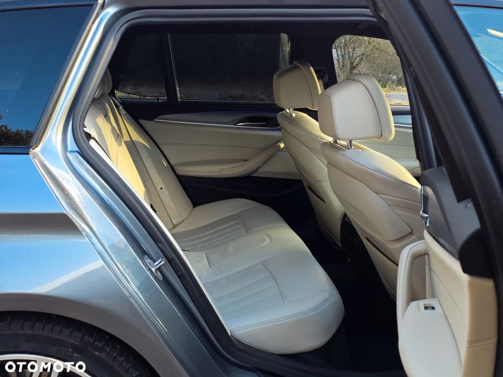 BMW Seria 5 530d xDrive M Sport sport - 30
