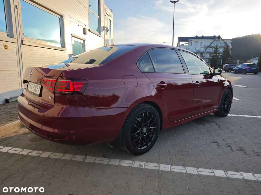 Volkswagen Jetta - 11