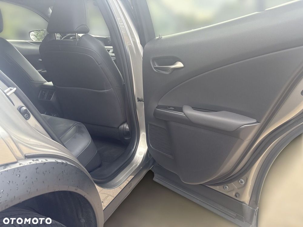 Lexus UX 200 GPF F Impression 2WD - 11