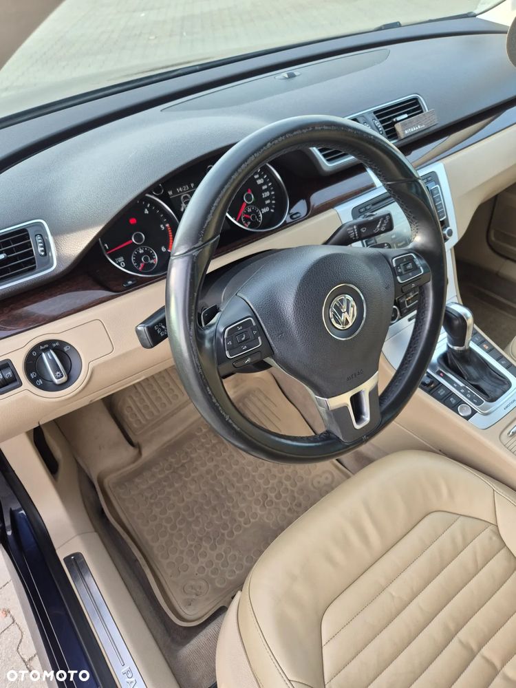 Volkswagen Passat 2.0 TDI 4Mot Highline DSG - 13