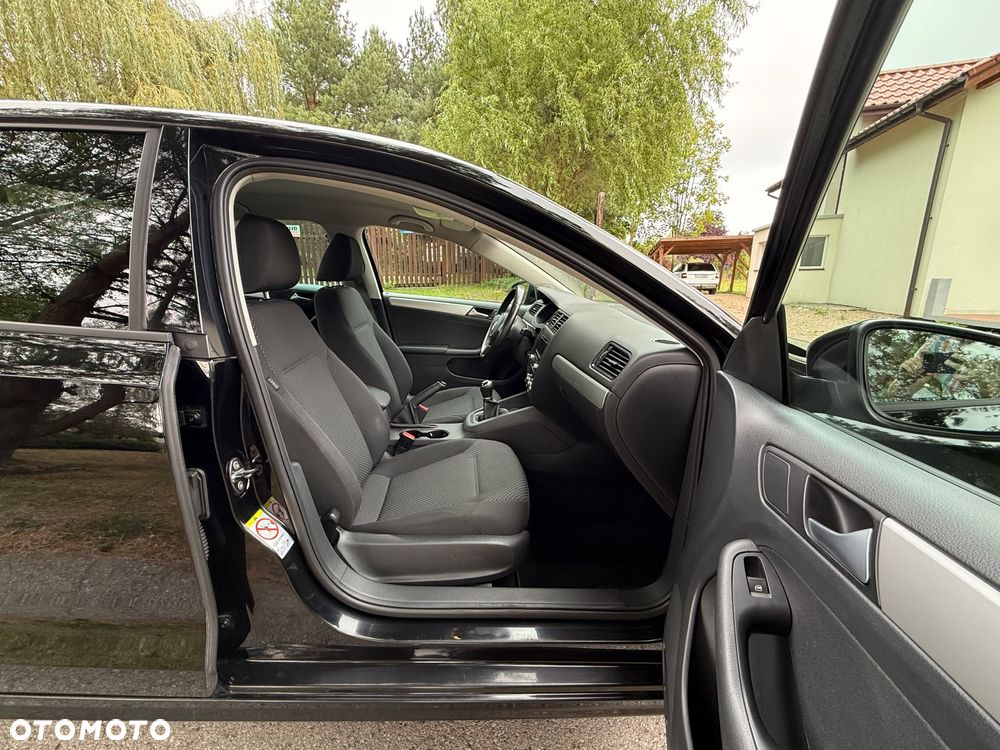 Volkswagen Jetta 1.6 TDI Comfortline - 35