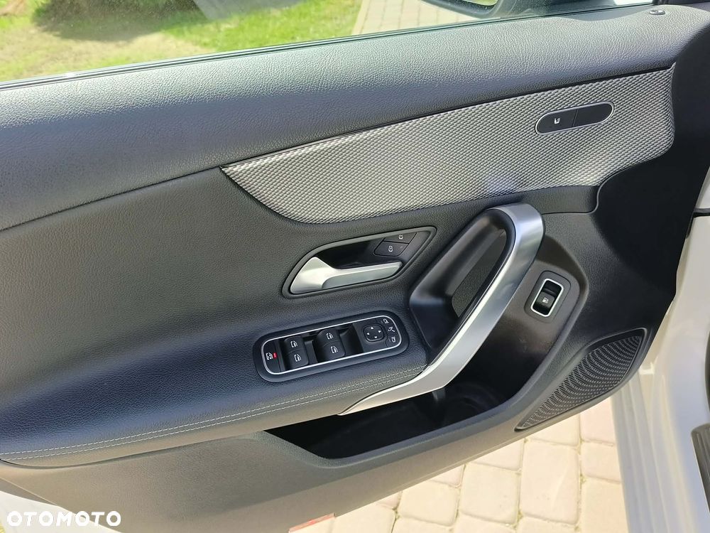 Mercedes-Benz Klasa A 250 E 8G-DCT Progressive - 29