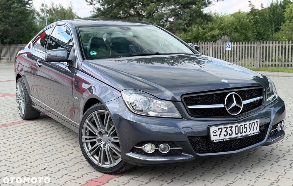 Mercedes-Benz Klasa C 250 CGI BlueEff - 39