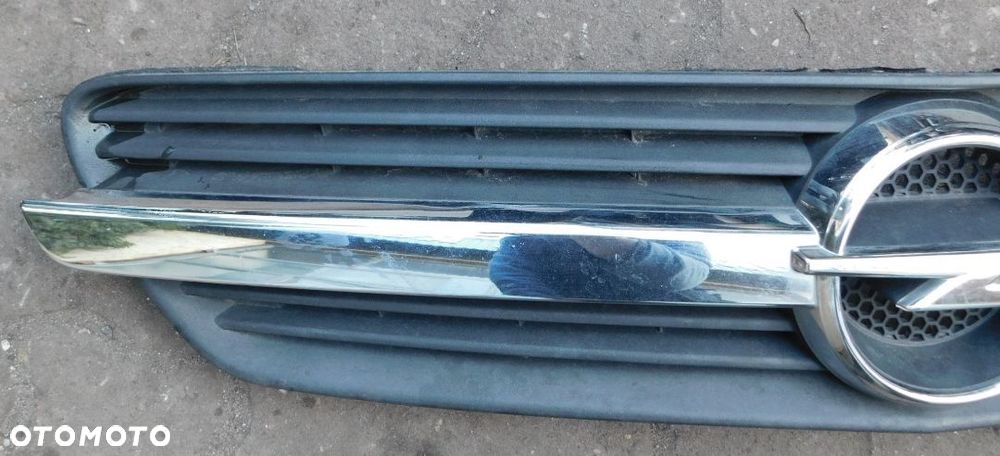 atrapa grill znaczek OPEL MERIVA A ORYGINAŁ - 2