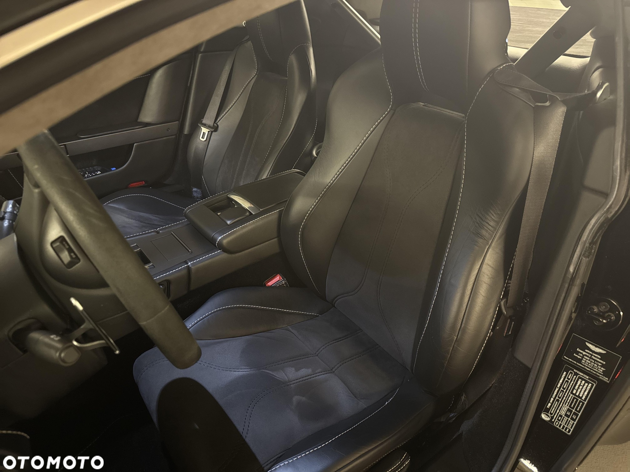 Aston Martin V8 Vantage 4,7 SportShift - 8