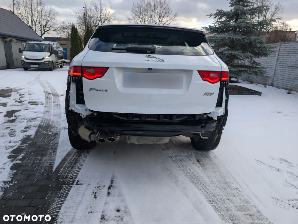 Jaguar F-Pace - 5