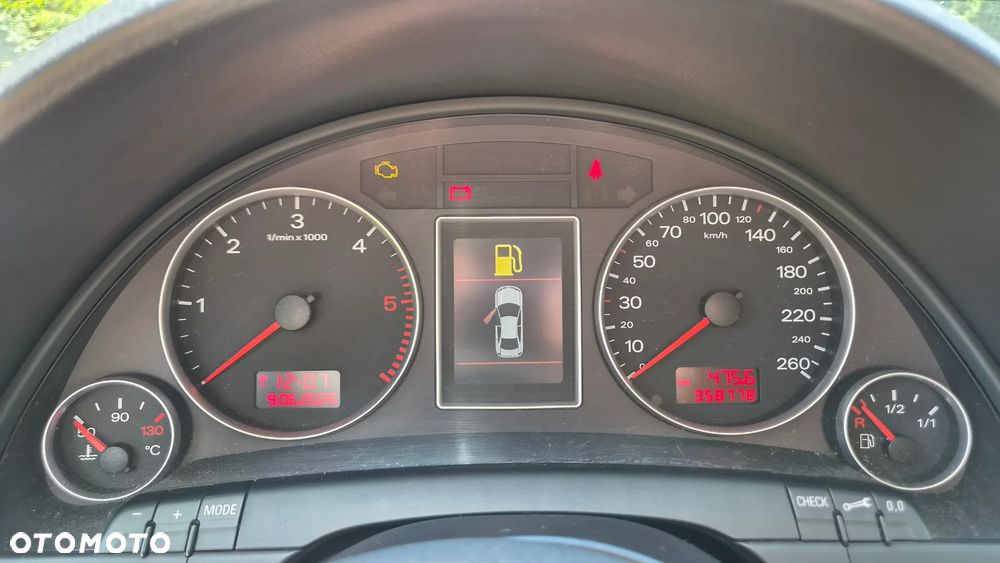 Audi A4 Avant 2.0 TDI - 9