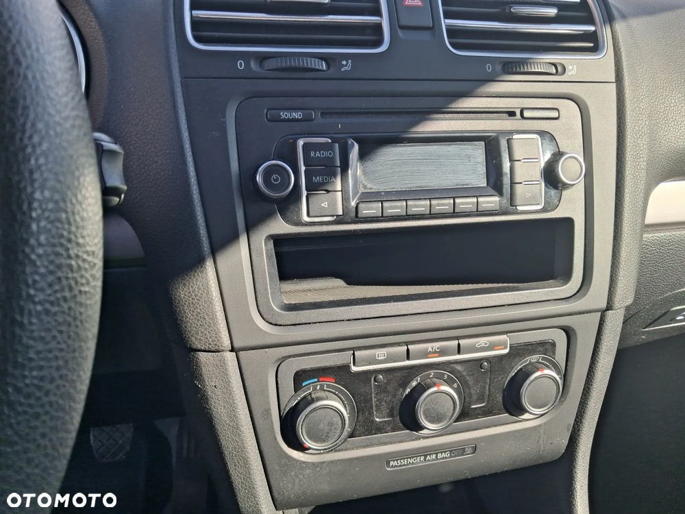 Volkswagen Golf 1.6 TDI BlueMotion Technology Comfortline - 13