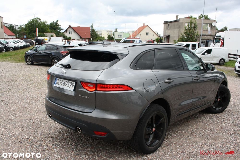 Jaguar F-Pace - 34