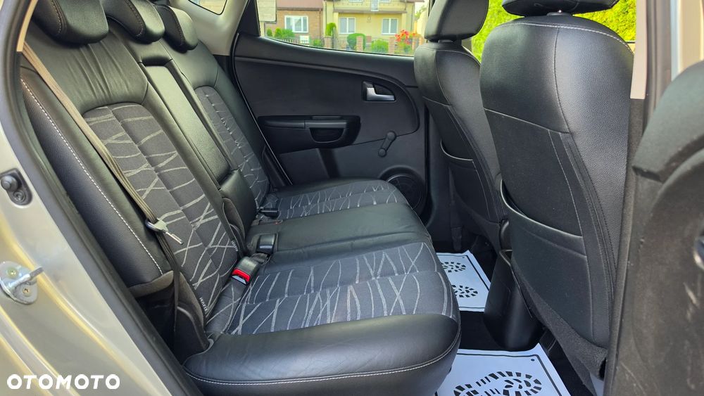 Kia Venga 1.4 CVVT Fifa World Cup Edition - 14