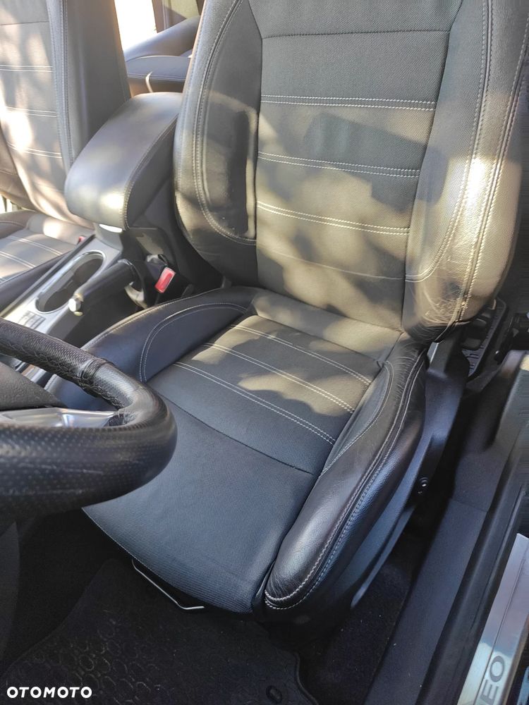 Ford Mondeo 2.0 FF Titanium - 10