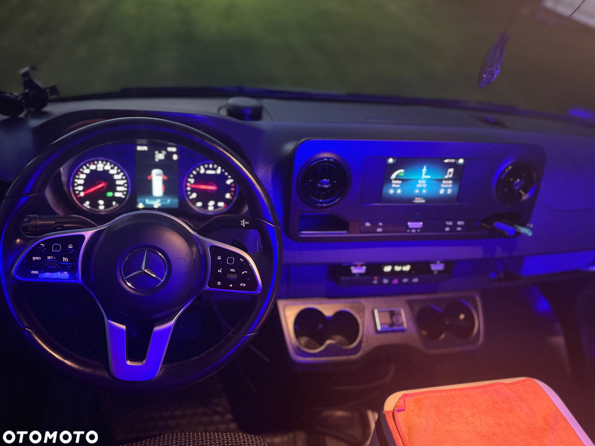 Mercedes-Benz Sprinter 319 CDI 907.233 - 18