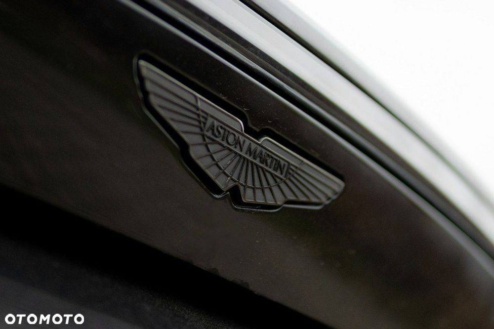 Aston Martin Vantage - 15