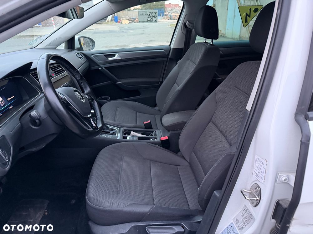 Volkswagen Golf e-Golf - 12