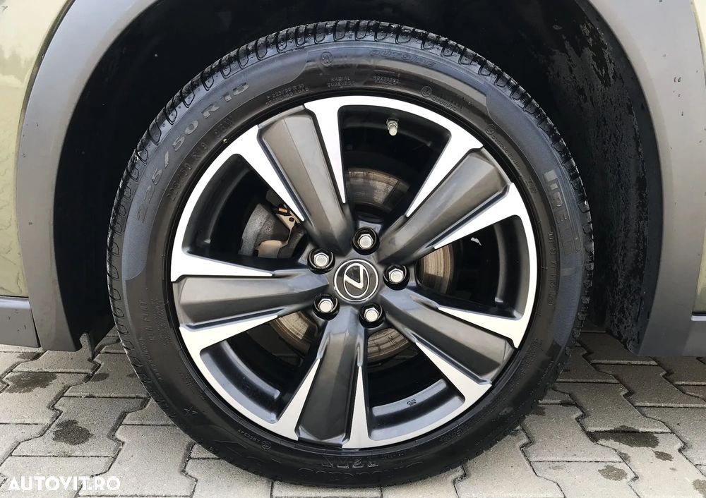 Lexus UX 250h E-FOUR Luxury ML - 40
