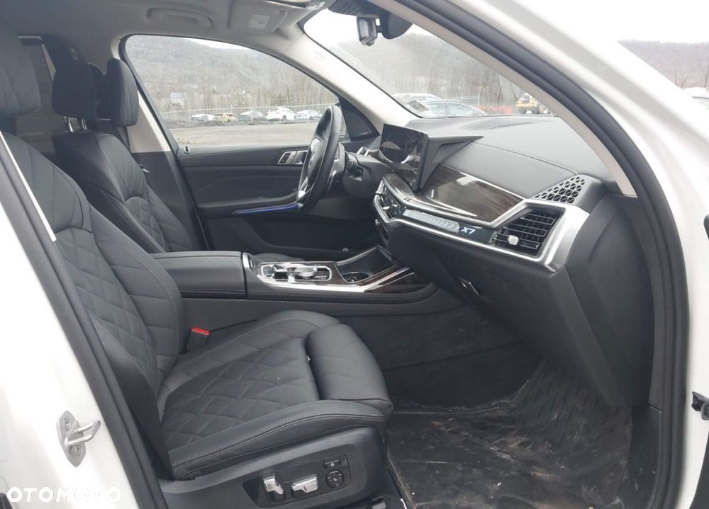 BMW X7 - 10