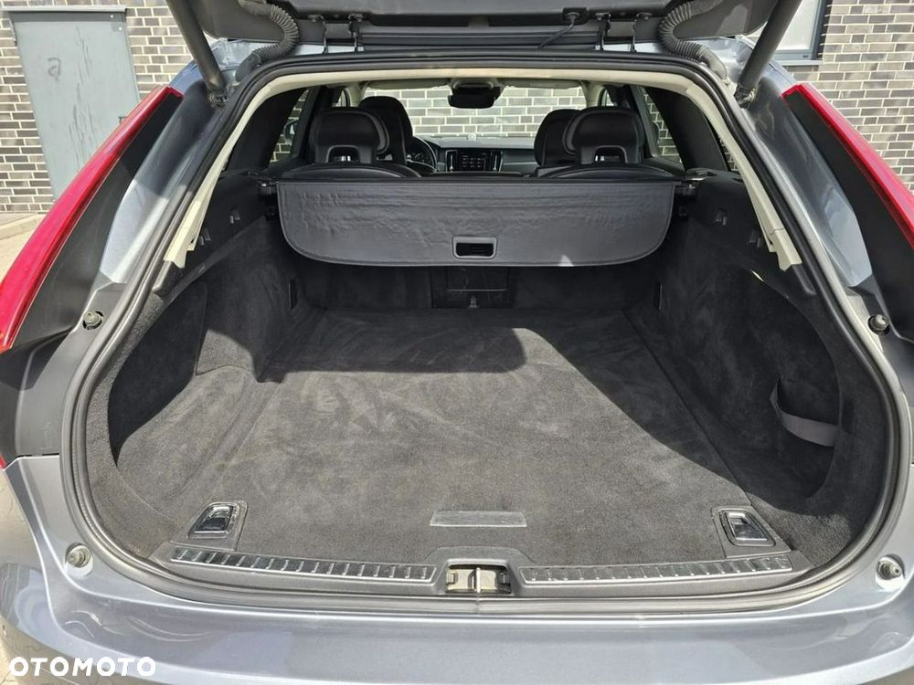 Volvo V90 Cross Country D4 AWD - 17
